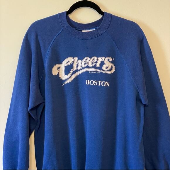 Vintage XL Cheers Boston TV show Sitcom 1980s blue white long sleeve sweatshirt - Picture 2 of 9